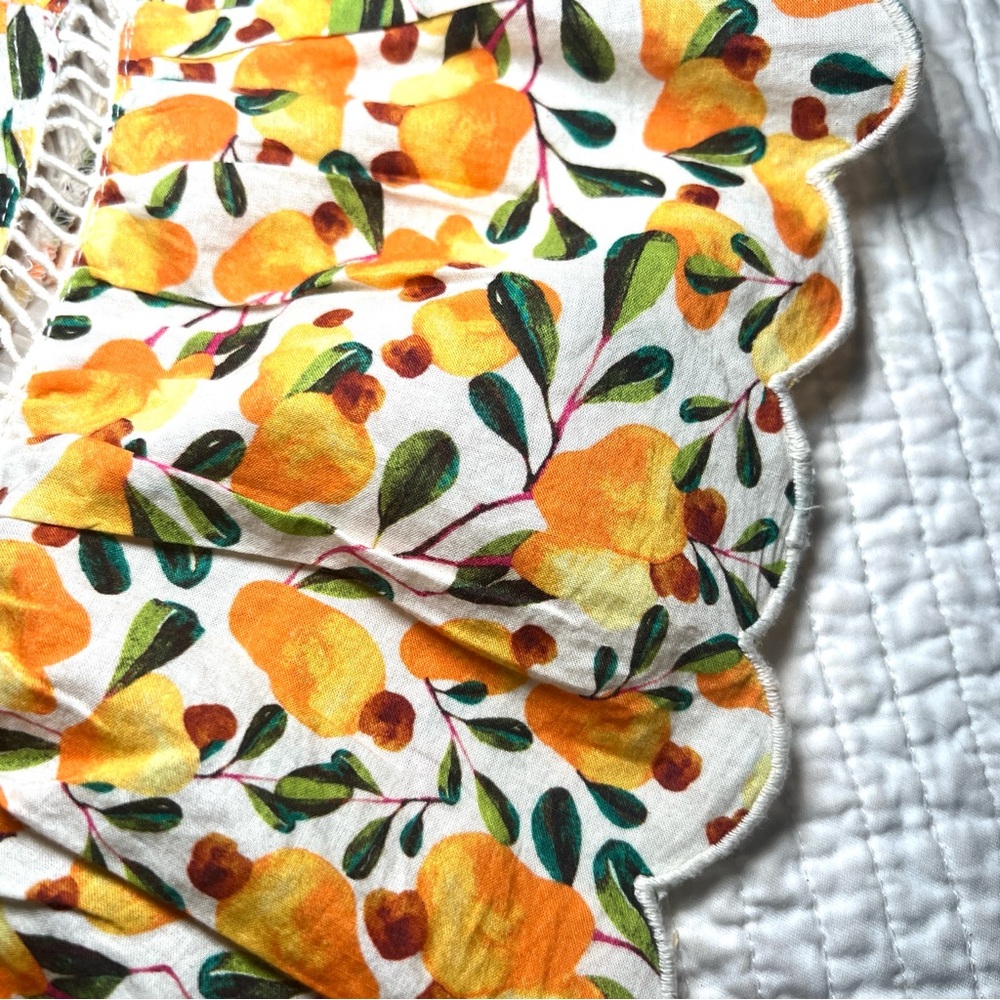 FARM RIO Ruffled crop top. Fruit print. Elastic back. Size XS